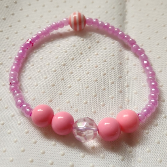Sets of 3 Bead Bracelets. Color: Pink, Green. Handmade. - Picture 7 of 12